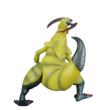 Lade das Bild in den Galerie-Viewer, Pokemon Figuren Set mit Milza Axew, Sharfax Fraxure und Maxax Haxorus (ca. 2-11cm)