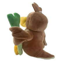 Lade das Bild in den Galerie-Viewer, Lauchzelot Sirfetchd Plüsch Pokemon (ca. 20cm)
