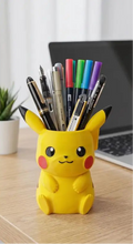 Lade das Bild in den Galerie-Viewer, Niedlicher Pikachu Stiftehalter für Schreibtisch, Kinder, Schule etc.