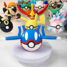 Lade das Bild in den Galerie-Viewer, Premium Pokeball im Groudon, Rayquaza oder Kyogre Look Poké Ball