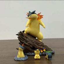 Lade das Bild in den Galerie-Viewer, Tornupto Typhlosion Figuren Set (ca. 13cm)