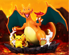 Lade das Bild in den Galerie-Viewer, Glurak Charizard mit Pikachu Figur Statue