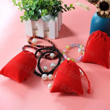 Lade das Bild in den Galerie-Viewer, Weihnachtliche Pokemon Pikachu Tassche mit Kordel für Nikolaus, Weihnachten Geschenke etc.