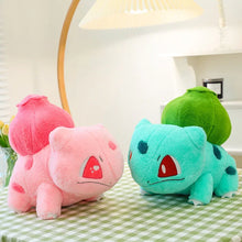 Lade das Bild in den Galerie-Viewer, Bisasam Bulbasaur XXL Pokemon Plüsch (ca. 30cm, 45cm oder 60cm)