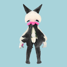 Lade das Bild in den Galerie-Viewer, XXL Maskagato Meowscarada Plüsch Pokemon (ca. 78cm)