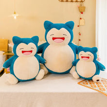 Lade das Bild in den Galerie-Viewer, Freundlicher Lachender Relaxo Snorlax Kuschel Pokemon (ca. 30cm oder 40cm )