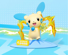 Lade das Bild in den Galerie-Viewer, Plusle und Minun Pokemon Figuren im Set (2 Figuren)