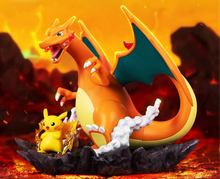 Lade das Bild in den Galerie-Viewer, Glurak Charizard mit Pikachu Figur Statue