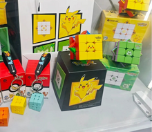 Lade das Bild in den Galerie-Viewer, Pokémon Magnetischer Zauberwürfel