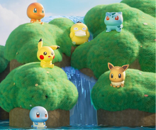 Lade das Bild in den Galerie-Viewer, Pokebälle mit Pokemon Figur - viele Motive