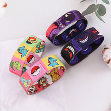 Lade das Bild in den Galerie-Viewer, Modische Pokemon Stoff Armbänder in vielen Motiven