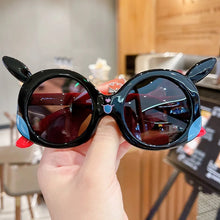 Lade das Bild in den Galerie-Viewer, Pikachu Sonnenbrille für Kinder Fasching, Karneval, Sommer