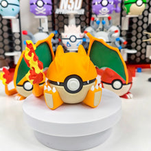 Lade das Bild in den Galerie-Viewer, Premium Pokeball in vielen Motiven Glumanda Charmander, Schiggy Squirtle, Bisasam Bulbasaur, Glurak uvm.