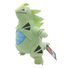 Lade das Bild in den Galerie-Viewer, Despotar / Tyranitar Plüsch Pokemon (ca.28cm) kaufen