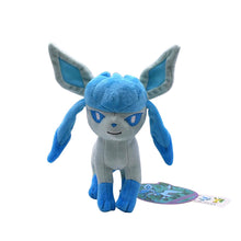 Lade das Bild in den Galerie-Viewer, Glaziola / Glaceon Plüsch Pokemon (ca. 17cm) kaufen
