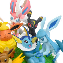 Lade das Bild in den Galerie-Viewer, Pokemon Eevee Evoli Entwicklungen Figuren kaufen