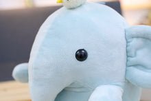 Lade das Bild in den Galerie-Viewer, Niedliches Hippo oder Elefanten Kuscheltier Baby mit Decke kaufen