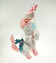 Lade das Bild in den Galerie-Viewer, Große Evoli Entwicklungen Kuscheltiere (ca. 30cm) - viele Motive zur Wahl kaufen