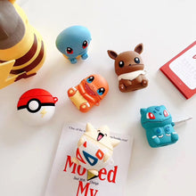 Lade das Bild in den Galerie-Viewer, Pokemon Poke Ball AirPod Case Schutzhülle im Pokeball Look kaufen