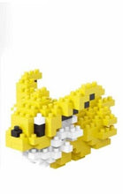 Lade das Bild in den Galerie-Viewer, Mini Pokemon Baustein Figuren: Groudon Kyogre Rayquaza Sobble Scorbunny Grookey Chaneira uvm. kaufen