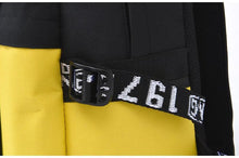 Lade das Bild in den Galerie-Viewer, Großer Pokemon Schulrucksack mit USB Ladebuchse im Pikachu Look kaufen