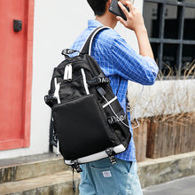 Lade das Bild in den Galerie-Viewer, Pokemon Rucksack mit USB - ideal für Laptops kaufen