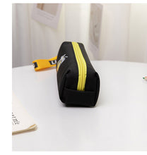 Lade das Bild in den Galerie-Viewer, Pokemon Pikachu Canvas Federmappe / Federtasche kaufen