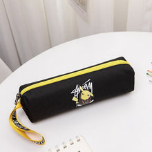 Lade das Bild in den Galerie-Viewer, Pokemon Pikachu Canvas Federmappe / Federtasche kaufen