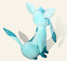 Lade das Bild in den Galerie-Viewer, Glaziola / Glaceon im neuen Look - Pokemon Kuscheltier (ca. 30cm) kaufen