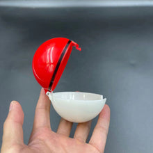Lade das Bild in den Galerie-Viewer, Große Pokebälle (ca. 8cm) mit Figuren (8 Stk. im Spiel Set) kaufen