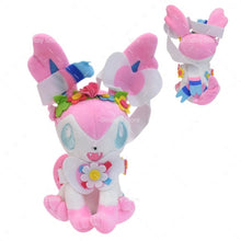 Lade das Bild in den Galerie-Viewer, Pokemon Kuscheltiere in der Blumen Edition: Evoli, Galarian Gallopa, Iksbat etc. kaufen