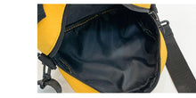 Lade das Bild in den Galerie-Viewer, Pikachu Umhängetasche in verschiedenen Farben kaufen