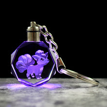 Lade das Bild in den Galerie-Viewer, Pokemon Kristall Anhänger mit 3D Effekt - viele Motive kaufen