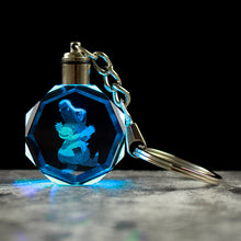 Lade das Bild in den Galerie-Viewer, Pokemon Kristall Anhänger mit 3D Effekt - viele Motive kaufen
