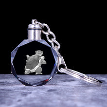 Lade das Bild in den Galerie-Viewer, Pokemon Kristall Anhänger mit 3D Effekt - viele Motive kaufen