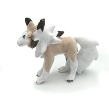 Lade das Bild in den Galerie-Viewer, Lycanroc - Wolwerock Plüsch / Stofftier Pokemon (ca. 30cm) kaufen
