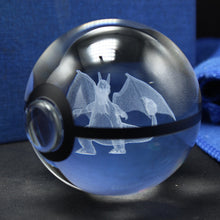 Lade das Bild in den Galerie-Viewer, Charizard Glurak Crystal Pokemon Go Ball mit 3D Effekt kaufen
