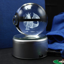 Lade das Bild in den Galerie-Viewer, Charizard Glurak Crystal Pokemon Go Ball mit 3D Effekt kaufen