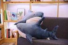 Lade das Bild in den Galerie-Viewer, Lustiger Hai Kuscheltier (80cm oder 100cm) kaufen