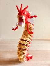 Lade das Bild in den Galerie-Viewer, Roter Gyarados Pokemon Baustein Set kaufen