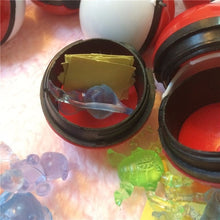 Lade das Bild in den Galerie-Viewer, 180 Pokebälle / Pokeballs (ca. 3.5cm) mit Figur und Sticker kaufen