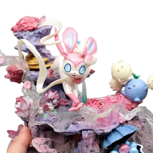 Lade das Bild in den Galerie-Viewer, Feelinara Sylveon Insel Statue Figur Pokemon (ca. 20cm)
