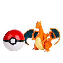 Lade das Bild in den Galerie-Viewer, Pokemon Spielzeug - Großer Pokeball mit Pokemon Figur zum spielen oder sammeln
