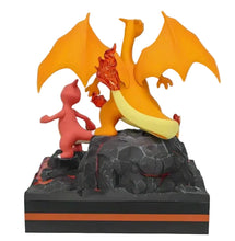 Lade das Bild in den Galerie-Viewer, Glumanda Charmander, Glutexo  Charmeleon, Glurak Charizard Evolution Familie Figur Statue
