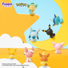 Lade das Bild in den Galerie-Viewer, Spielset 8 Stk. Pokebälle mit Evoli Entwicklungen Figuren

