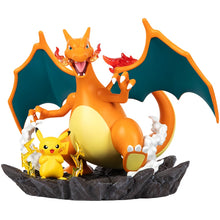 Lade das Bild in den Galerie-Viewer, Glurak Charizard mit Pikachu Figur Statue
