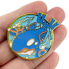 Lade das Bild in den Galerie-Viewer, Rayquaza, Groudon oder Kyogre Brosche, Pin Anstecker
