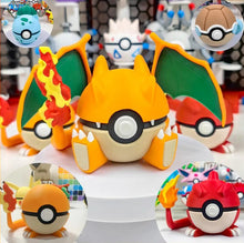 Lade das Bild in den Galerie-Viewer, Premium Pokeball in vielen Motiven Glumanda Charmander, Schiggy Squirtle, Bisasam Bulbasaur, Glurak uvm.
