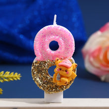 Lade das Bild in den Galerie-Viewer, Pinke Pikachu Glitter Kerze mit Jahreszahl für tolle Geburtstage
