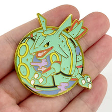 Lade das Bild in den Galerie-Viewer, Rayquaza, Groudon oder Kyogre Brosche, Pin Anstecker
